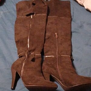 Elegant Black Suede Above The Knee Boots